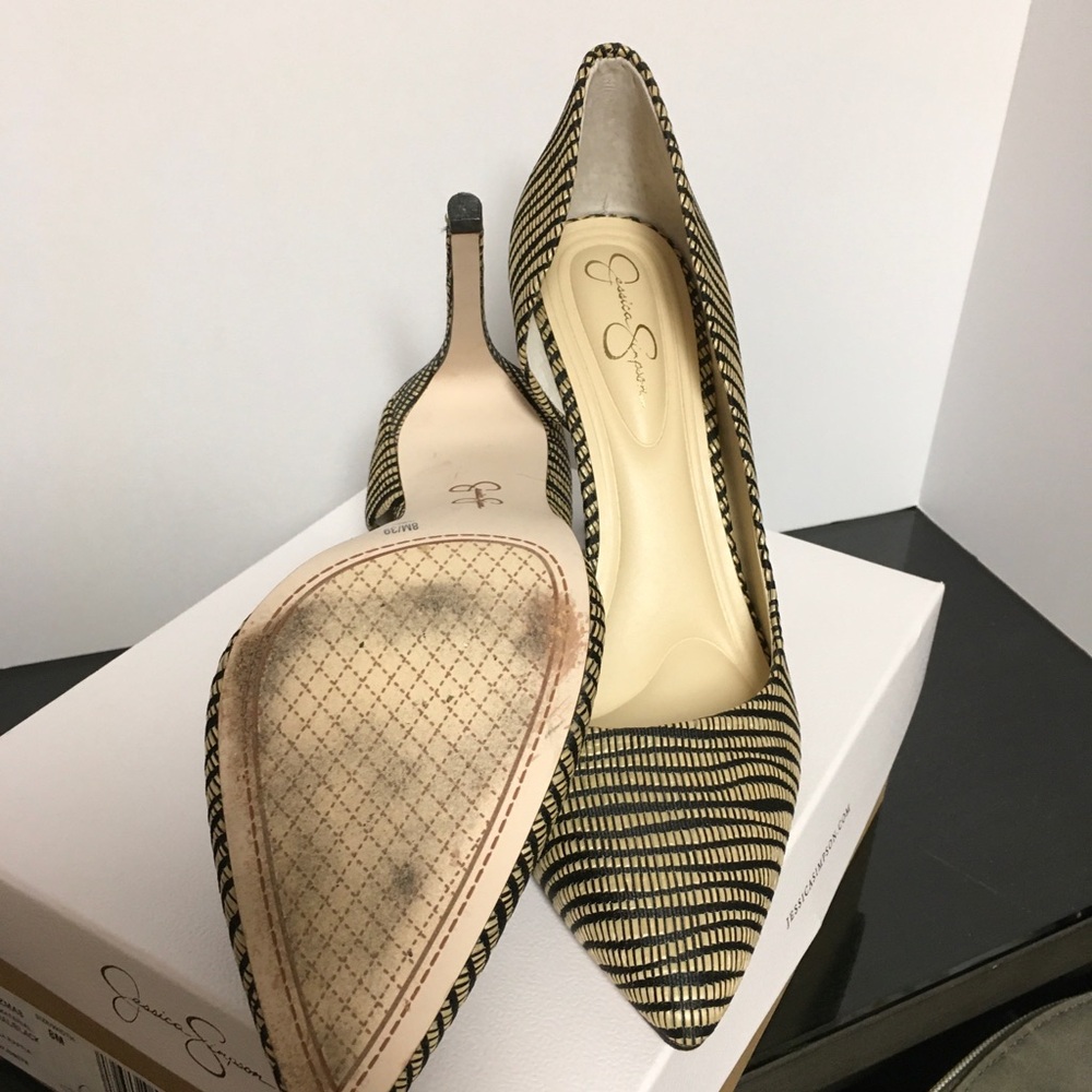 Jessica Simpson Pointed Toe Black and Gold Patterned Women's Pumps - Picture 3 of 5